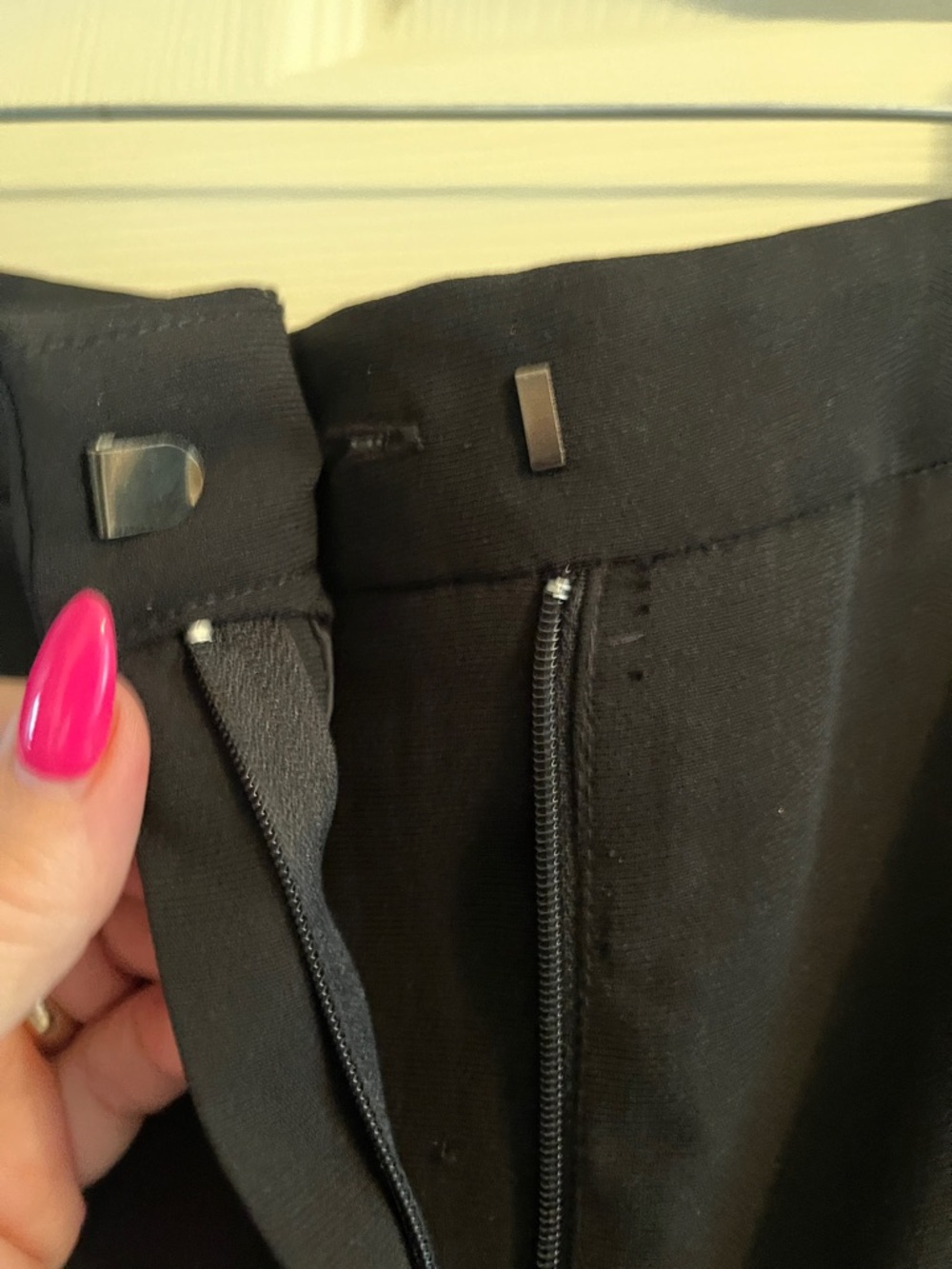 Le Suit Black Women's Blazer with Gray Lining - Picture 7 of 9